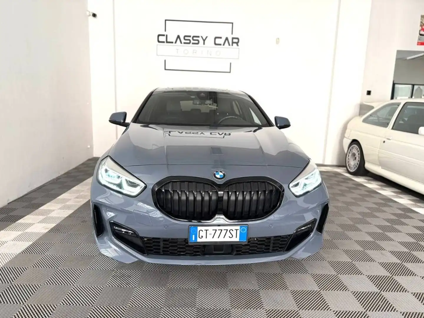 BMW 118 118d Msport auto Gris - 2