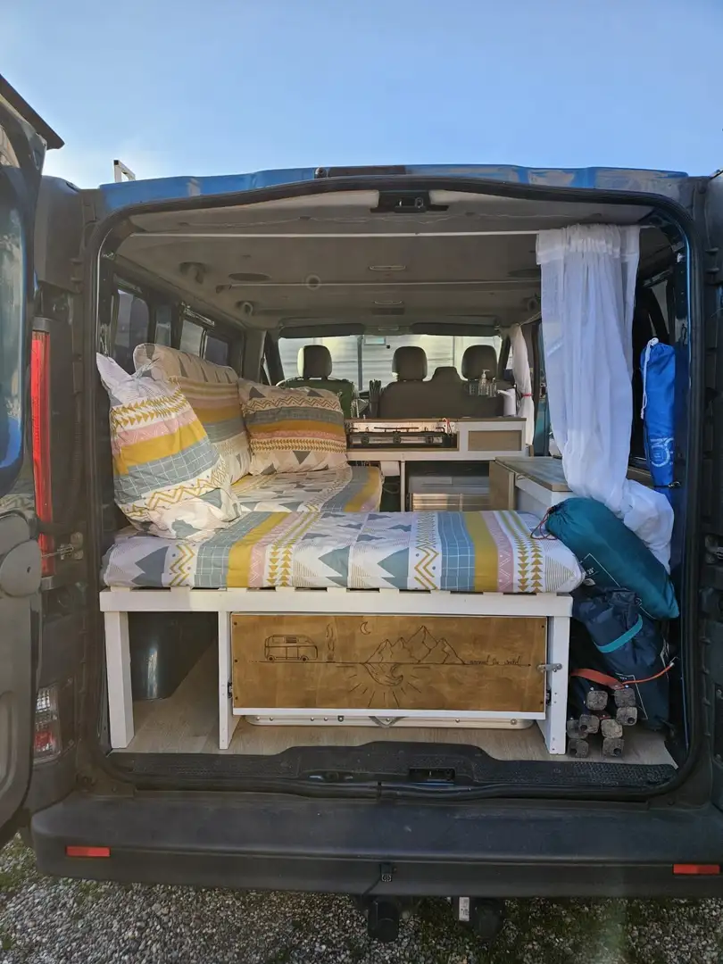 Opel Vivaro - 1