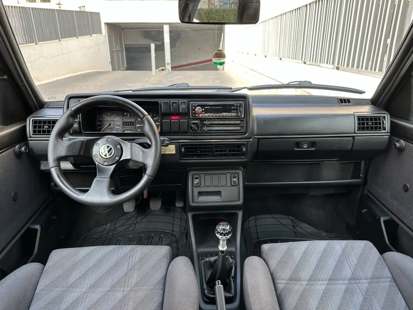 Volkswagen Golf GTI 1.8 A.A. 110 Zwart - 2