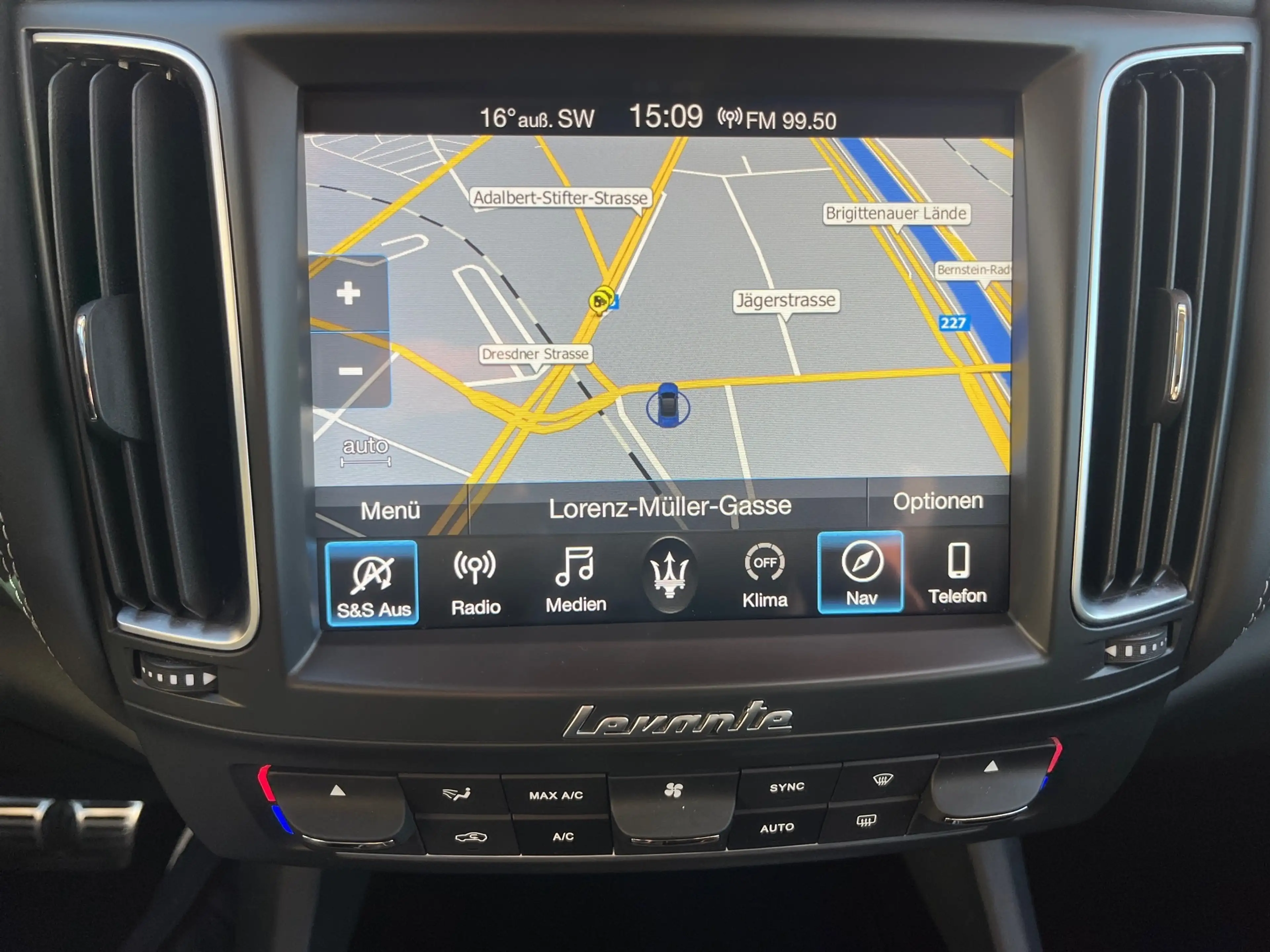 Maserati Levante Levante SQ4 — photo 6