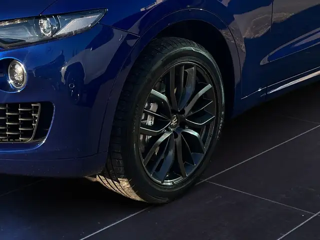 Maserati Levante Levante SQ4 Ansicht 4