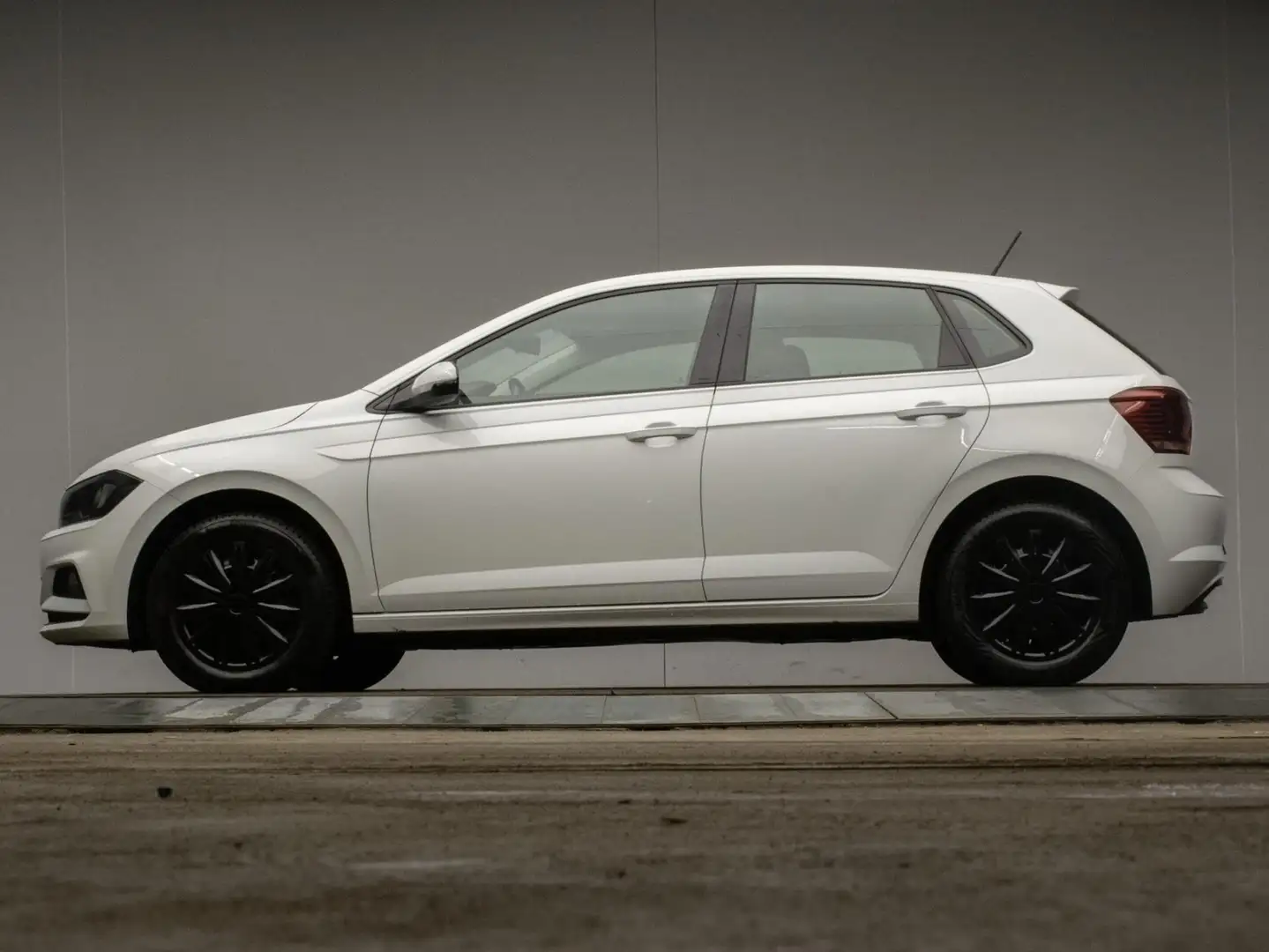 Volkswagen Polo 1.0 TSI Sport (APPLE CARPLAY,NAVI,CRUISE,PDC,CAMER Wit - 1