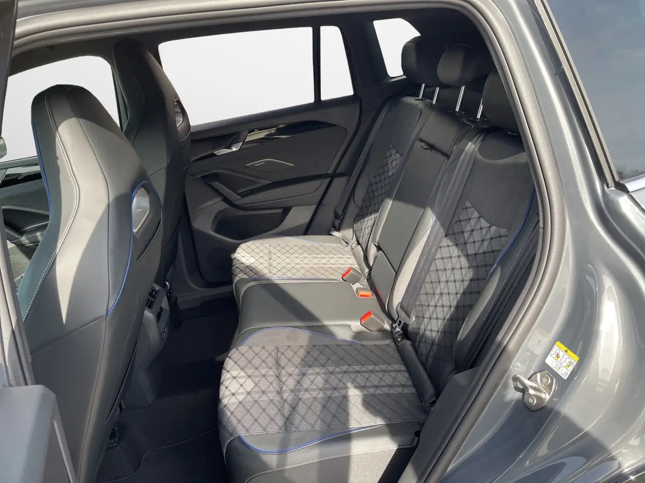 Volkswagen Tiguan 1.5 TSI DSG eHybrid R-Line 11