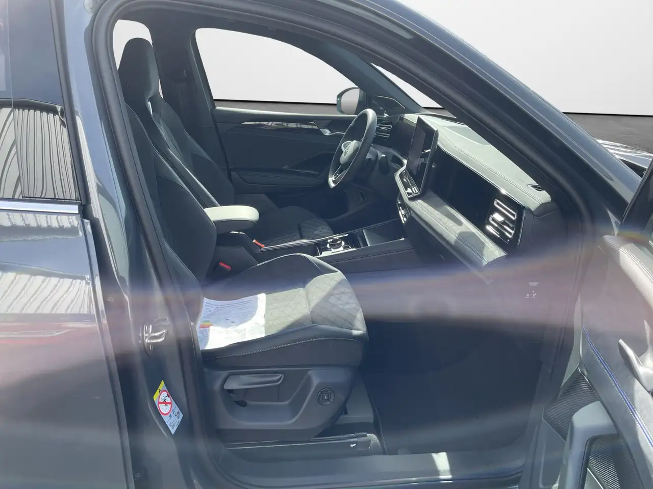 Volkswagen Tiguan 1.5 TSI DSG eHybrid R-Line 13