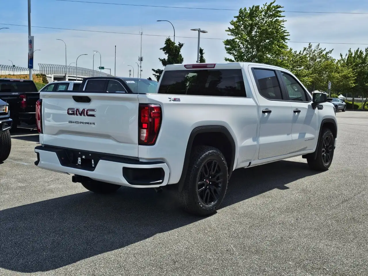GMC Sierra 1500 снимка GMC Sierra 1500