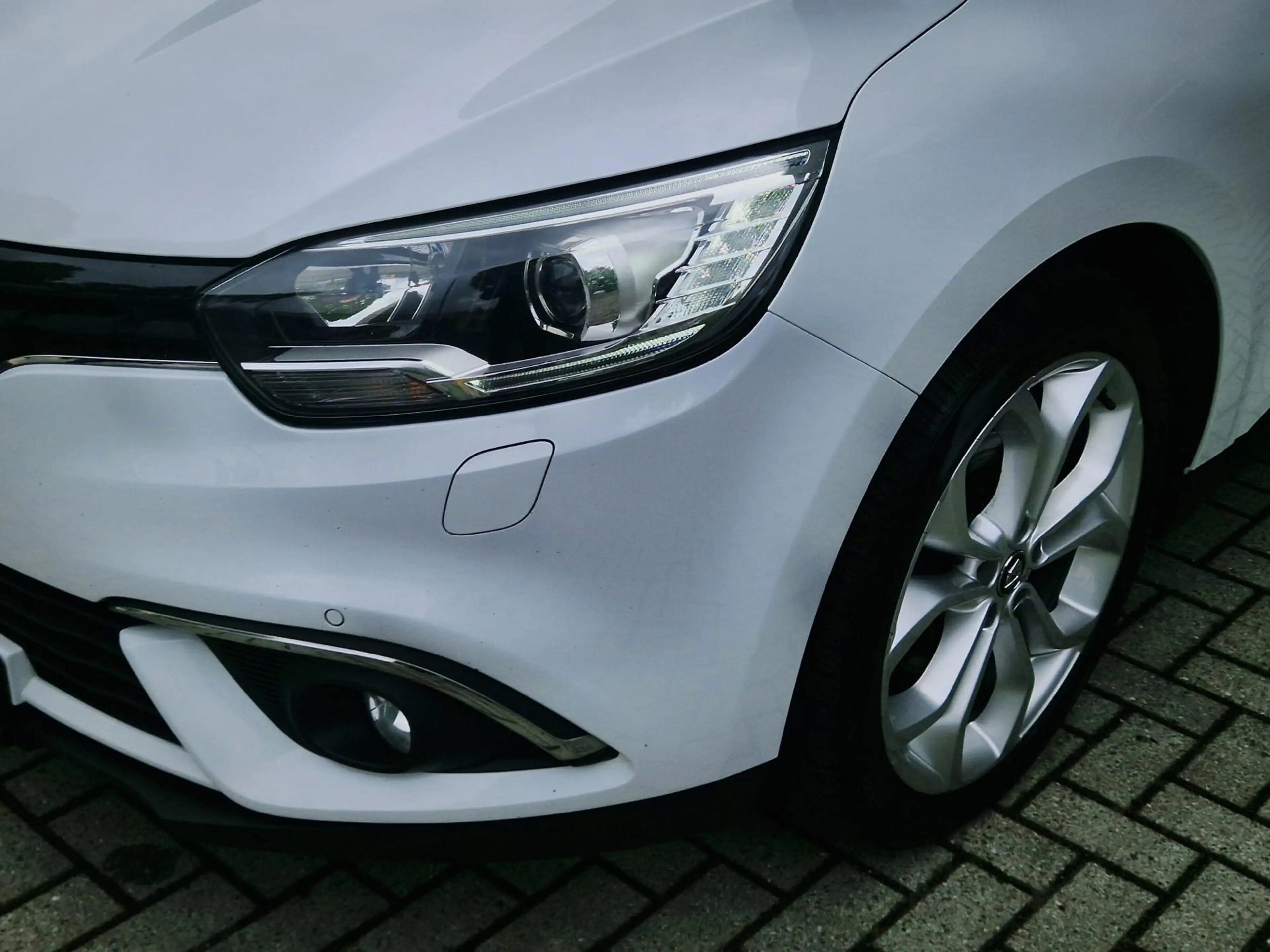 Renault Grand Scenic 1.3 TCe Bose Automaat / 7 Persoons — photo 2