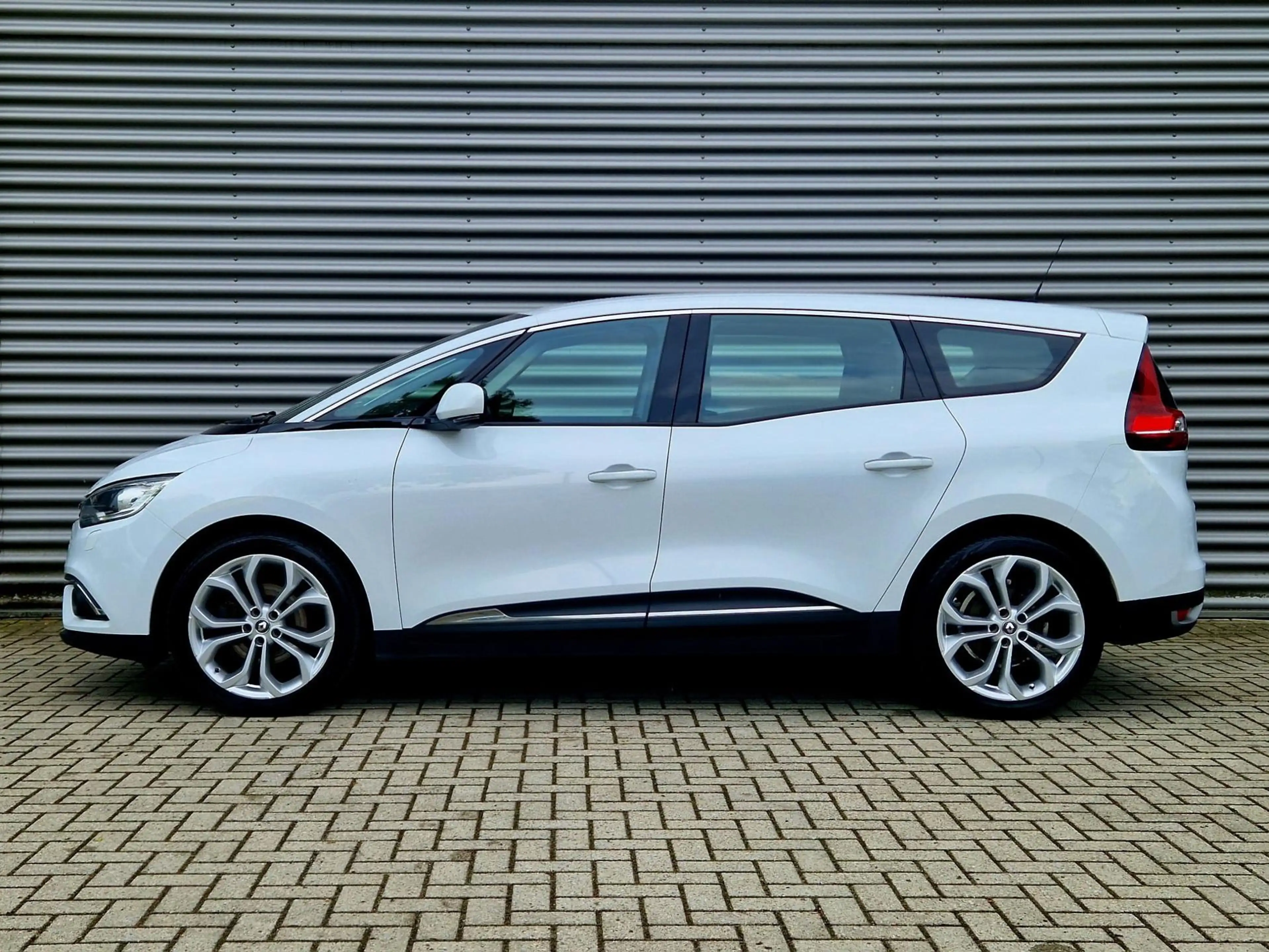 Renault Grand Scenic 1.3 TCe Bose Automaat / 7 Persoons — photo 3