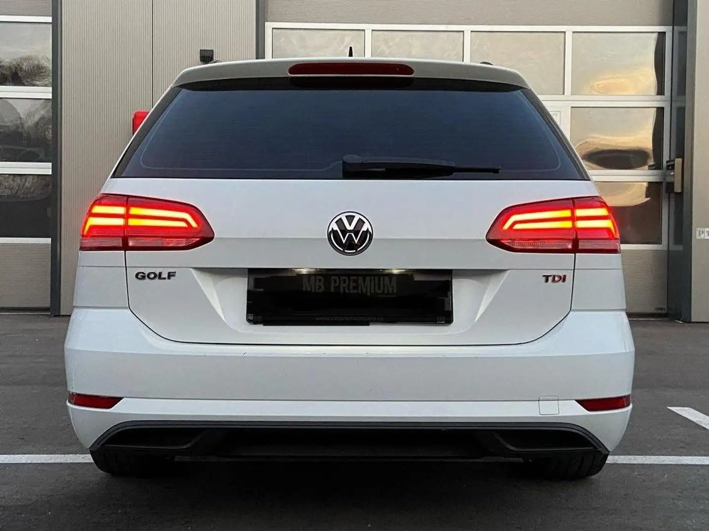 Volkswagen Golf Variant Golf Variant Trendline 1,6 TDI Trendline Weiß - 2