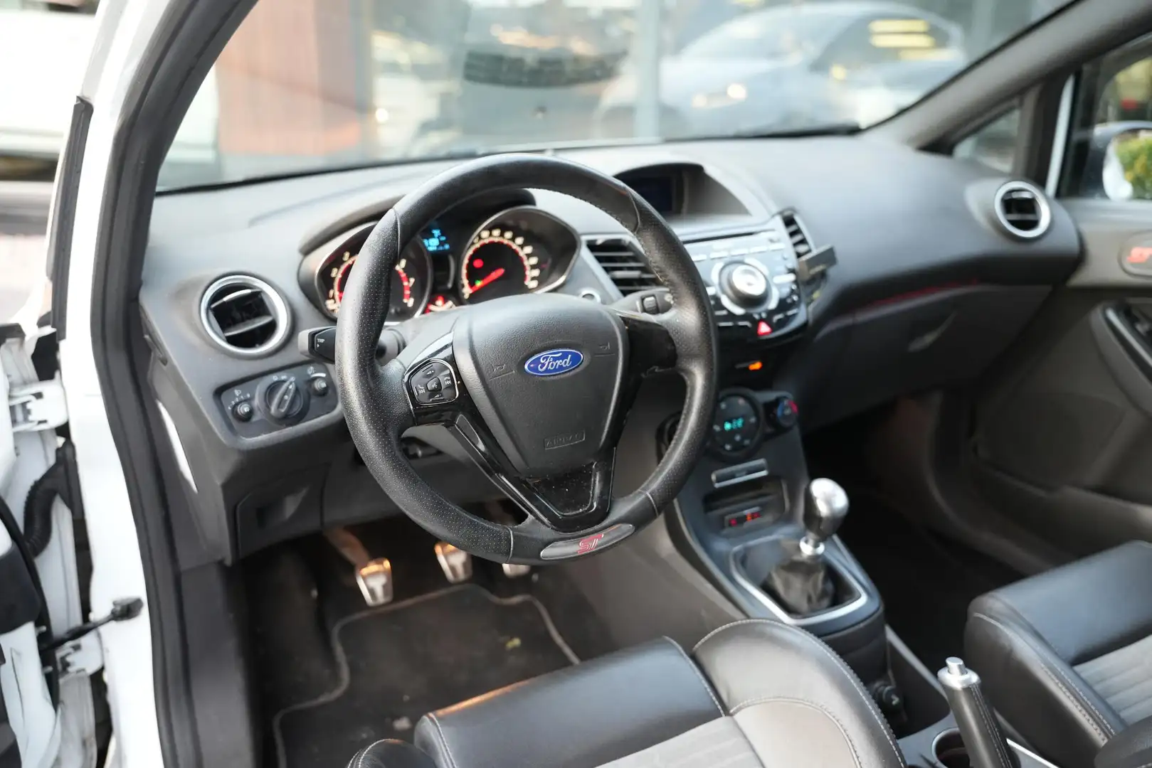 Ford Fiesta 1.6 ST2 Recaro Stoelverwarming Clima LED Blanc - 2