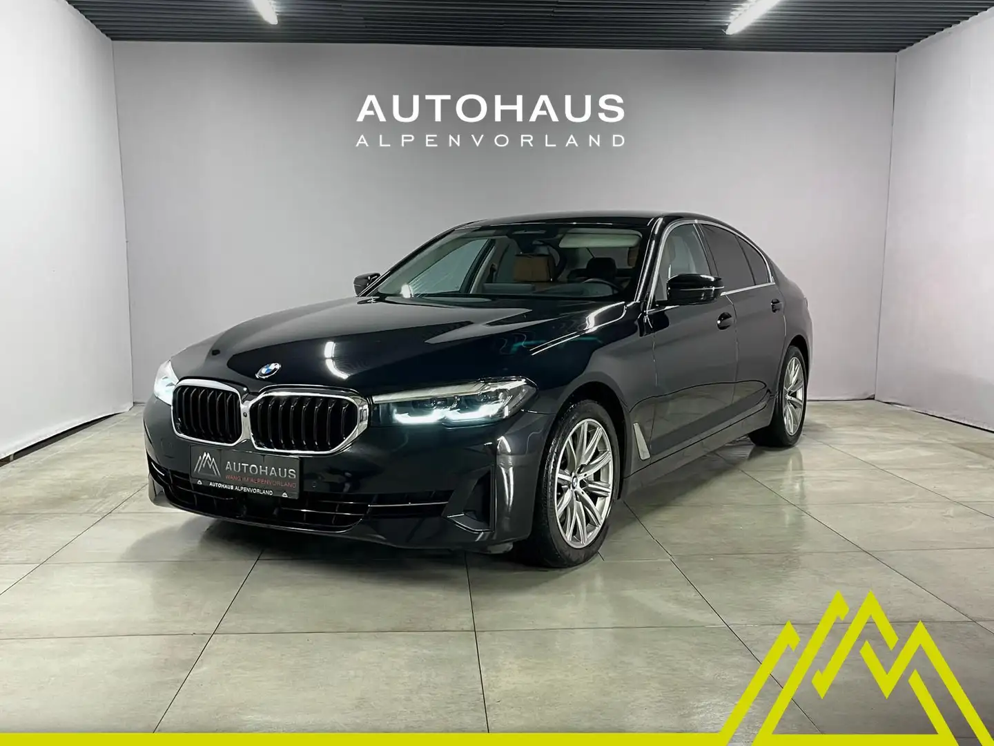 BMW 530 d xDrive 48 V Aut. Schwarz - 1