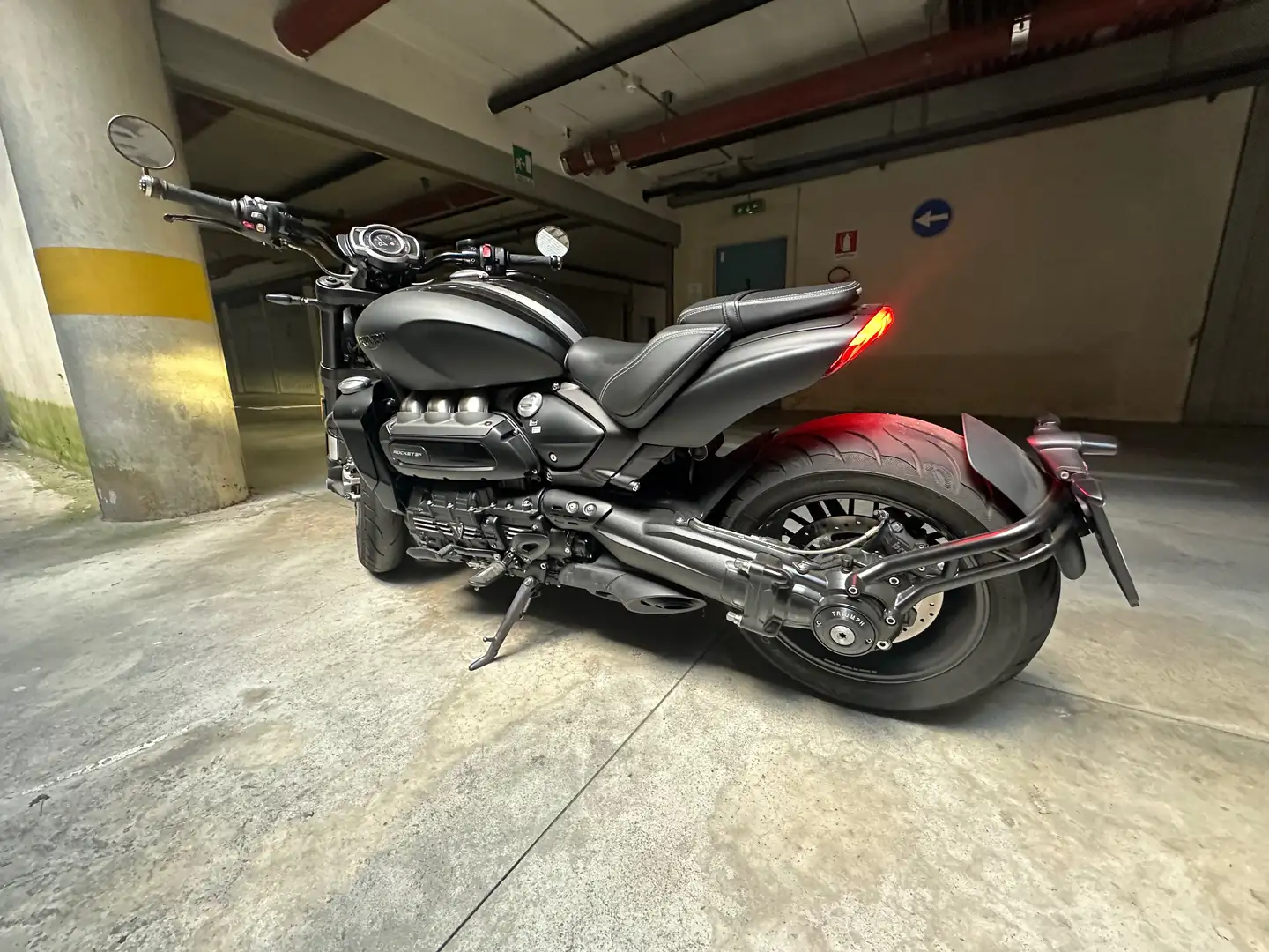 Triumph Rocket 3 R Black edition Schwarz - 2
