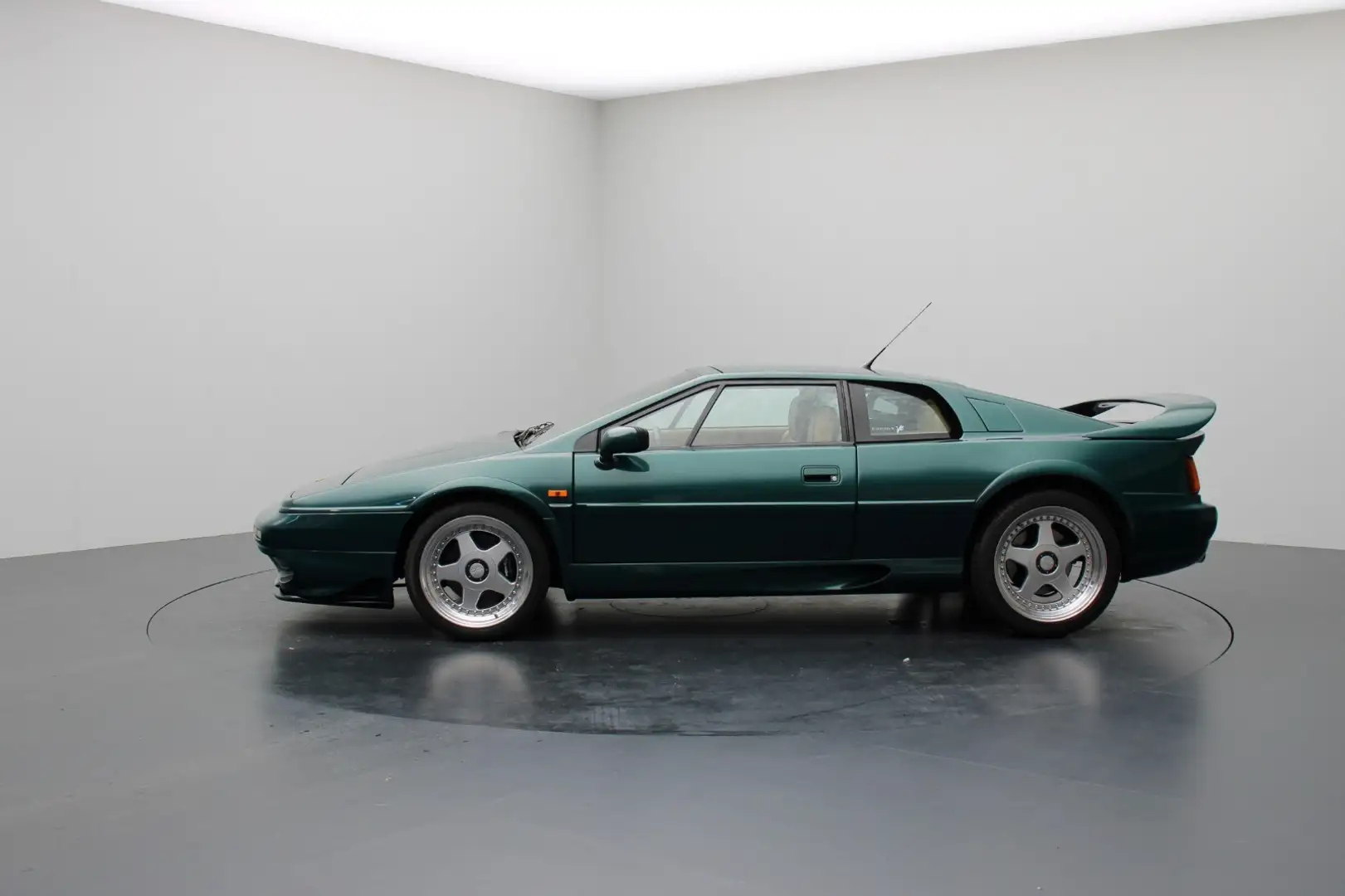 Lotus Esprit 3.5 Turbo V8 - 1