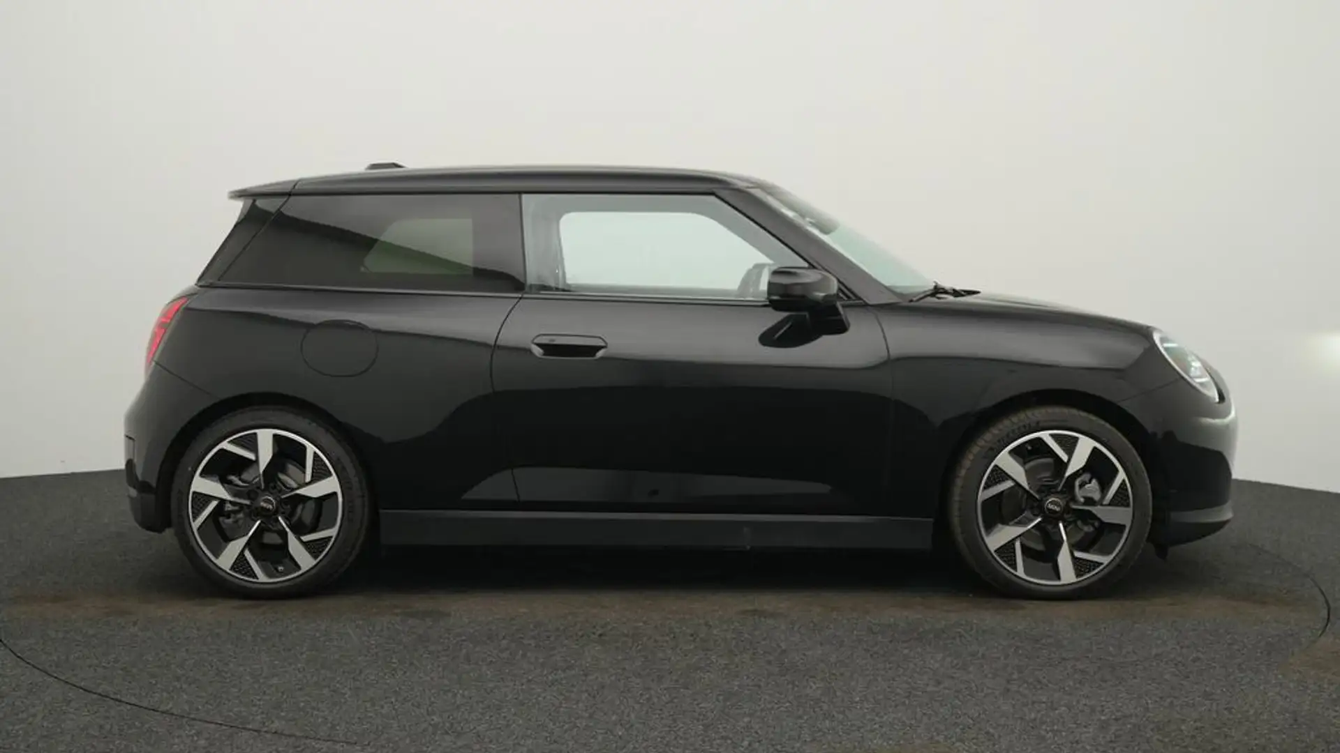 MINI Cooper SE Favoured Trim Noir - 2