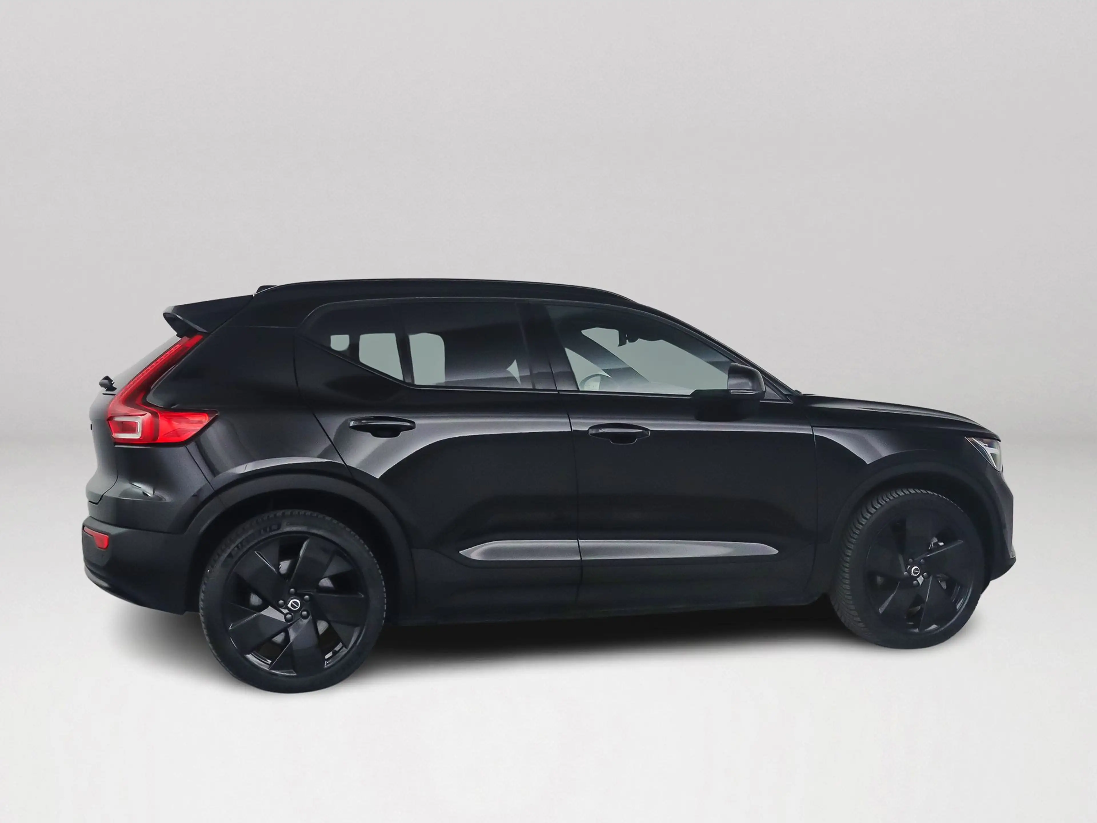 Volvo EX40 Single Motor Extended Range Plus Black Ed. 82 kWh — photo 5