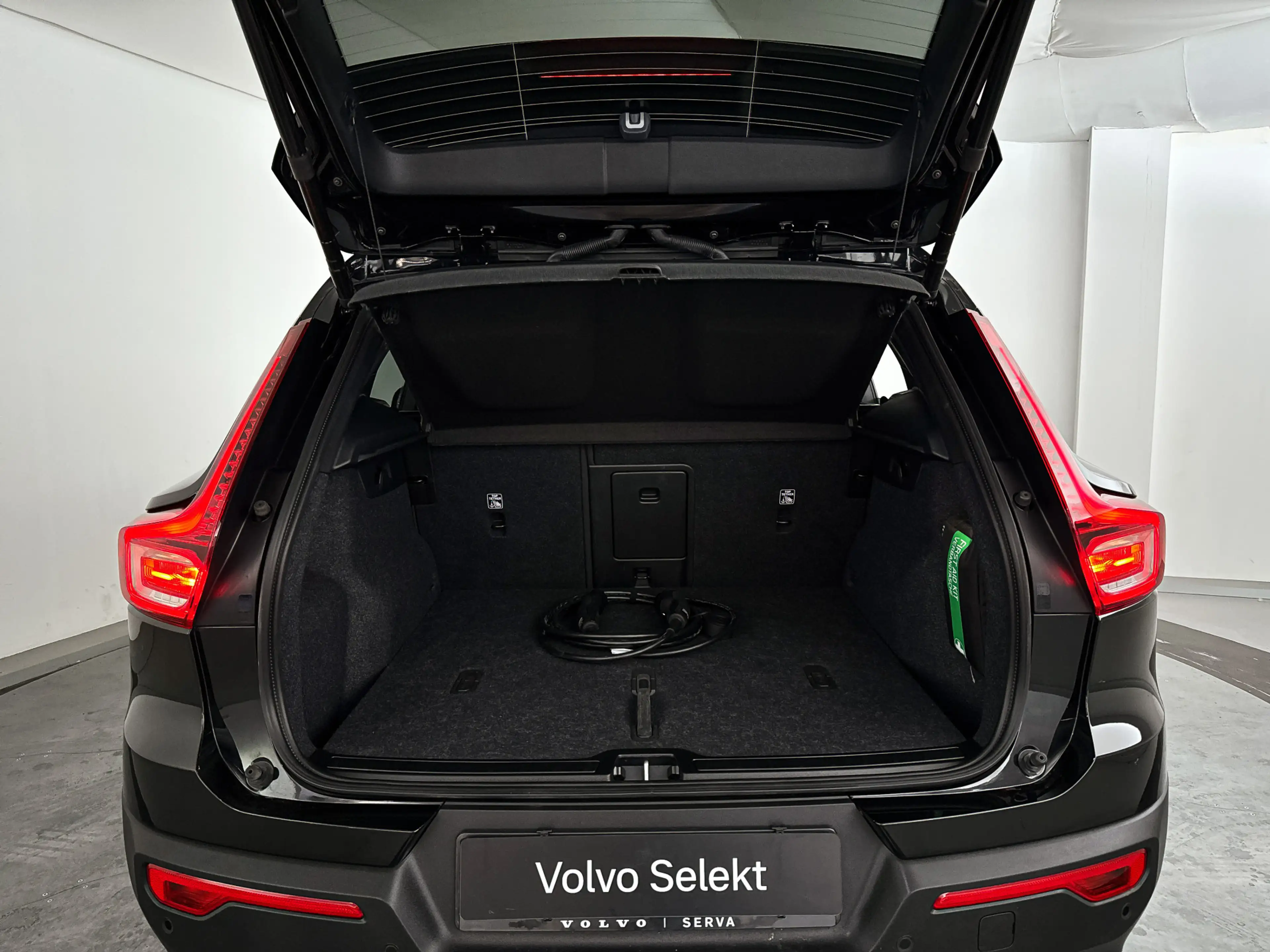Volvo EX40 Single Motor Extended Range Plus Black Ed. 82 kWh — photo 12
