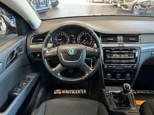Skoda Superb view 7