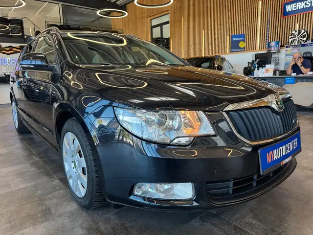 Skoda Superb view 3
