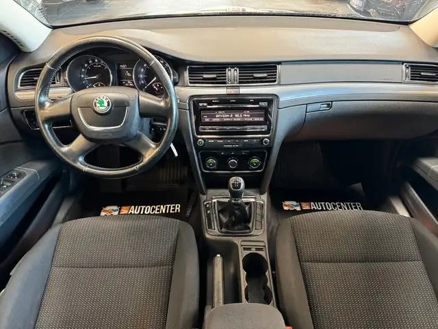 Skoda Superb view 6