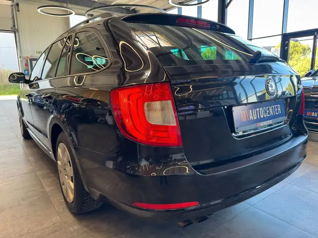 Skoda Superb view 5