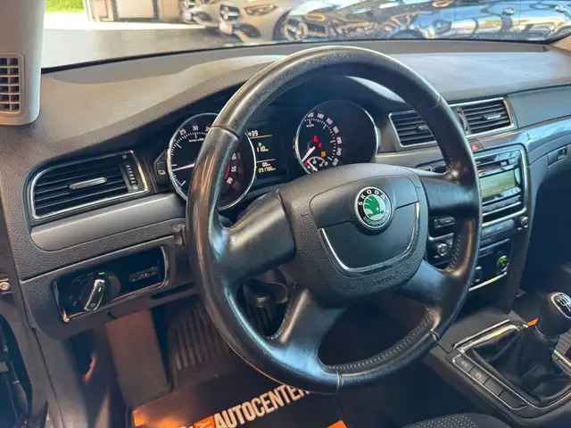 Skoda Superb view 9