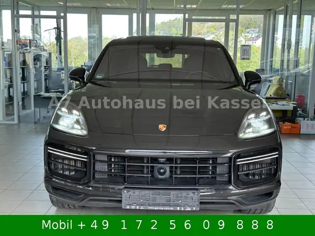 Porsche Cayenne view 7