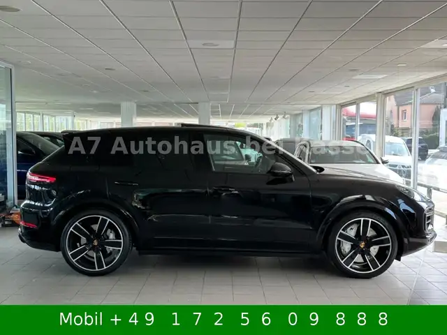 Porsche Cayenne view 3