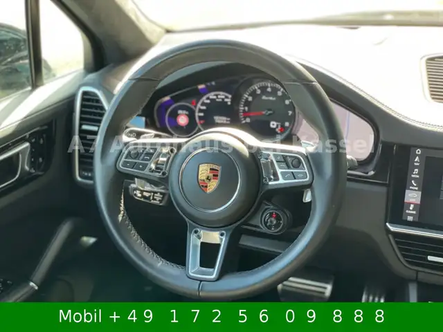 Porsche Cayenne view 15