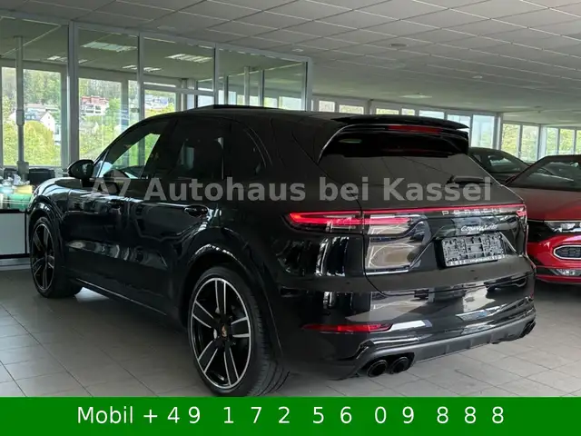 Porsche Cayenne main image