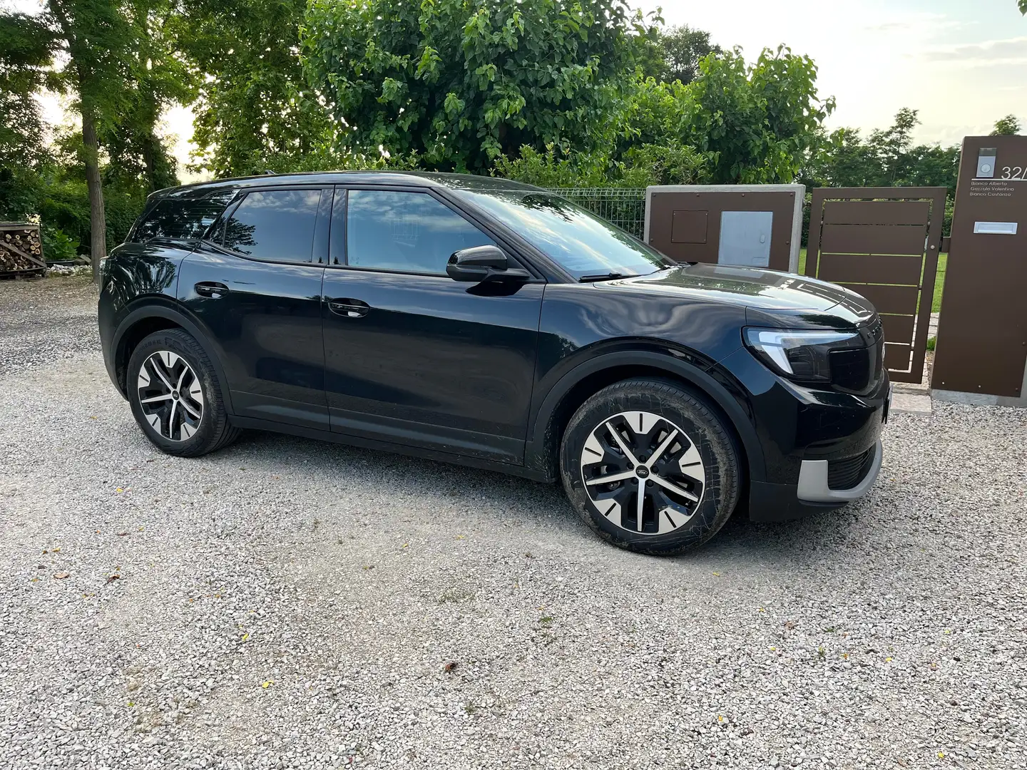 Ford Explorer Explorer EV EV 79kWh Extended Range rwd Fekete - 2