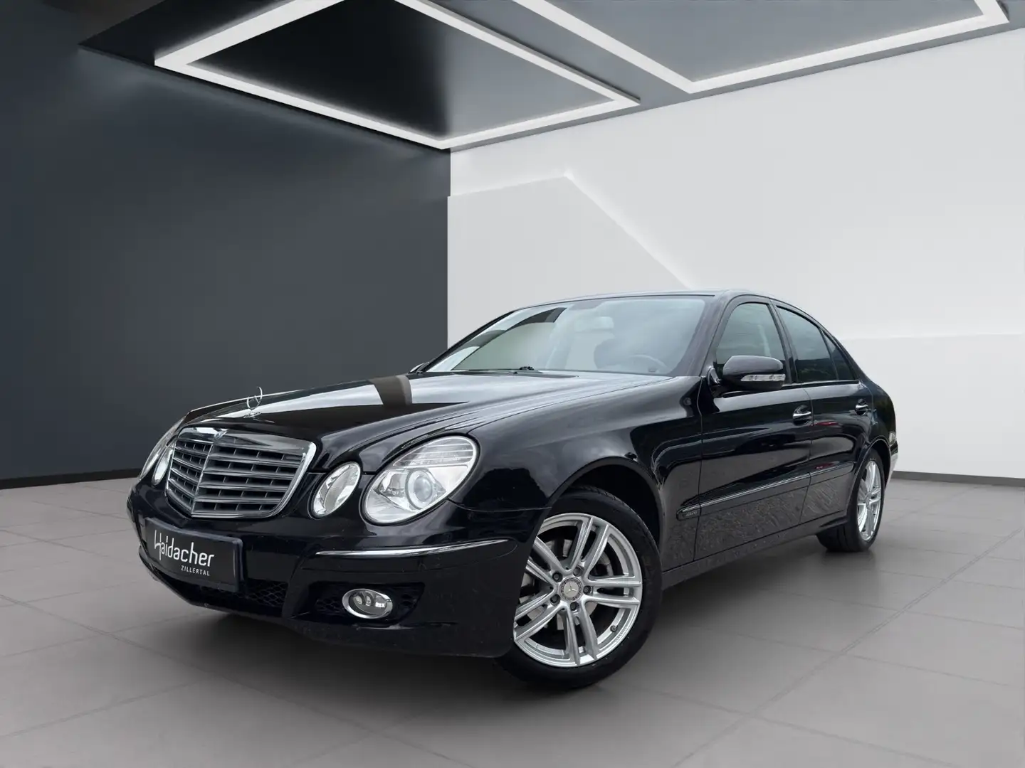 Mercedes-Benz E 200 CDI Sedan PTS Shz Schwarz - 2