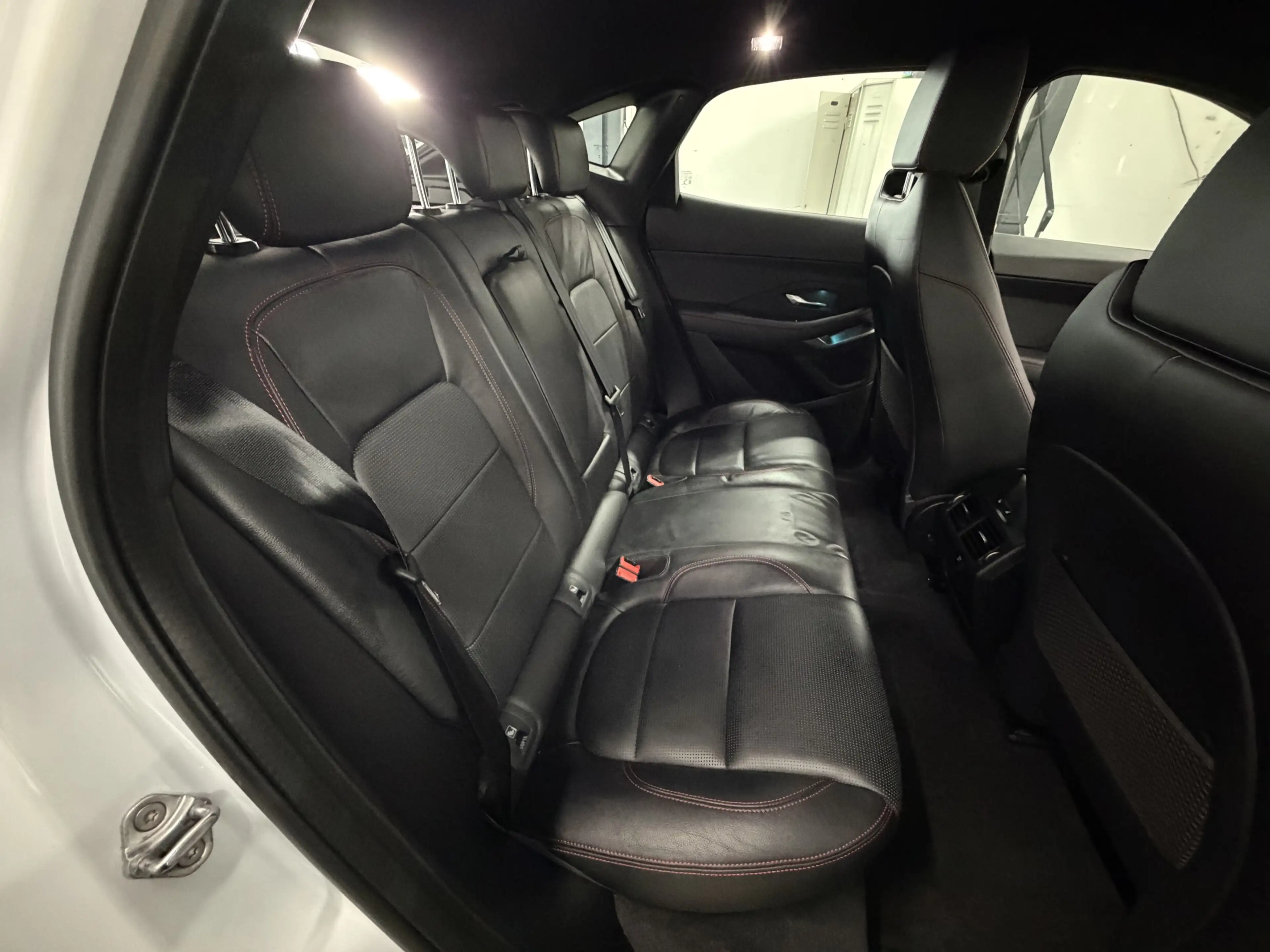 Jaguar E-Pace Chequered Flag AWD   TOTW.   RFK   AHK — photo 8
