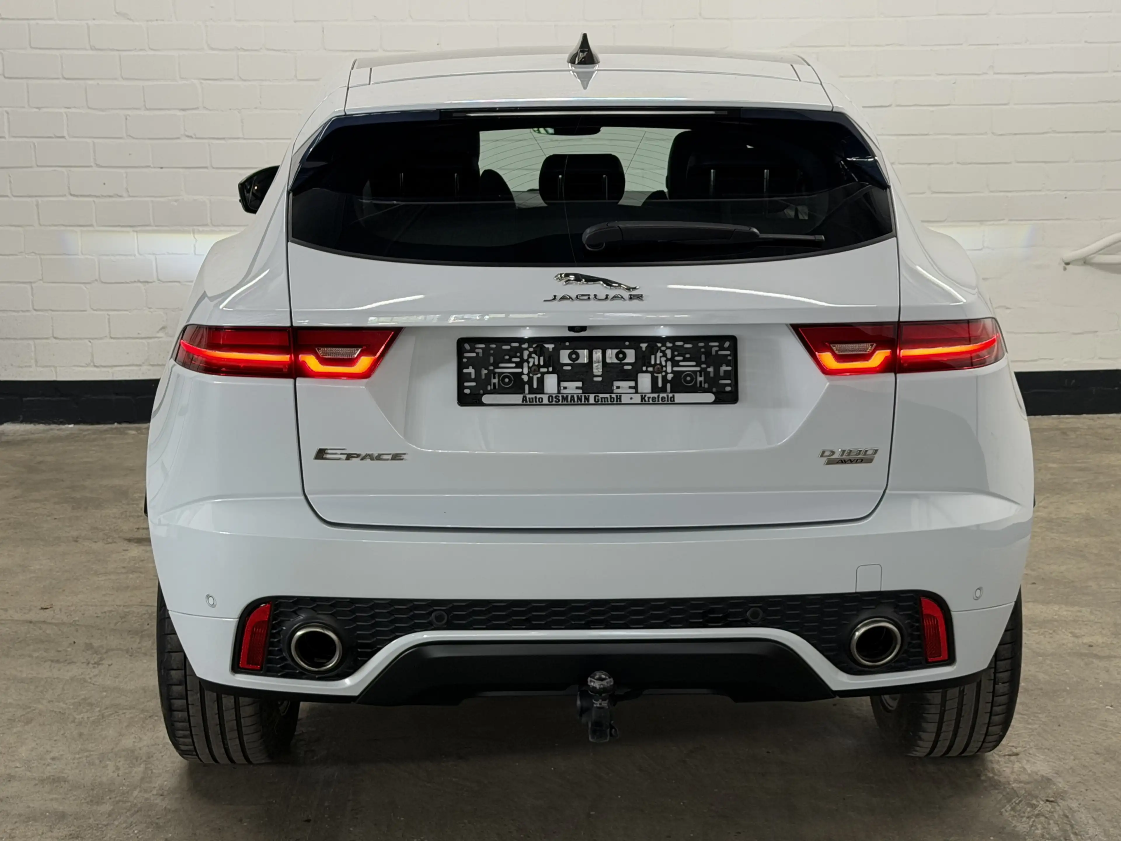 Jaguar E-Pace Chequered Flag AWD   TOTW.   RFK   AHK — photo 5