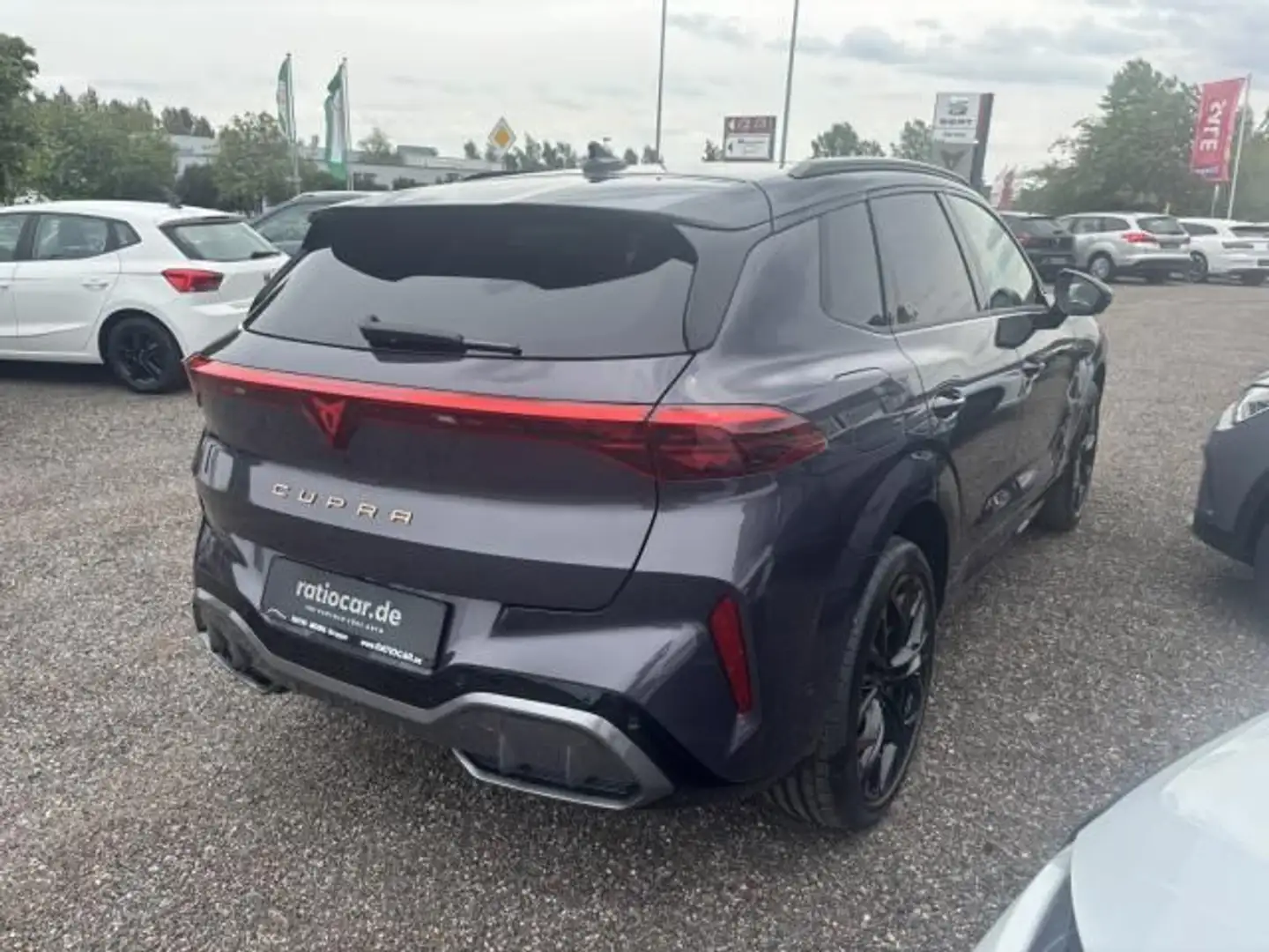 CUPRA Terramar TERRAMAR VZ 1.5 eHYBRID DSG GAR.-10/2029 NAVI Paars - 2