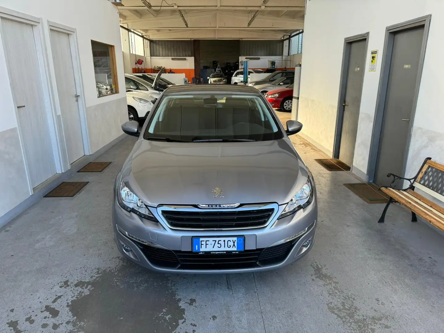 Peugeot 308 308 5p 1.2 puretech t (e-thp) Allure s Grijs - 2