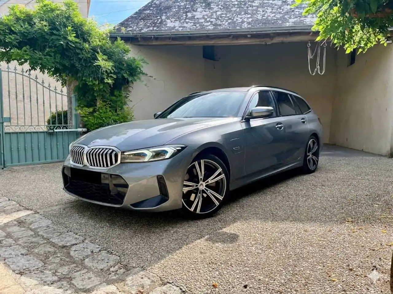 BMW 330
