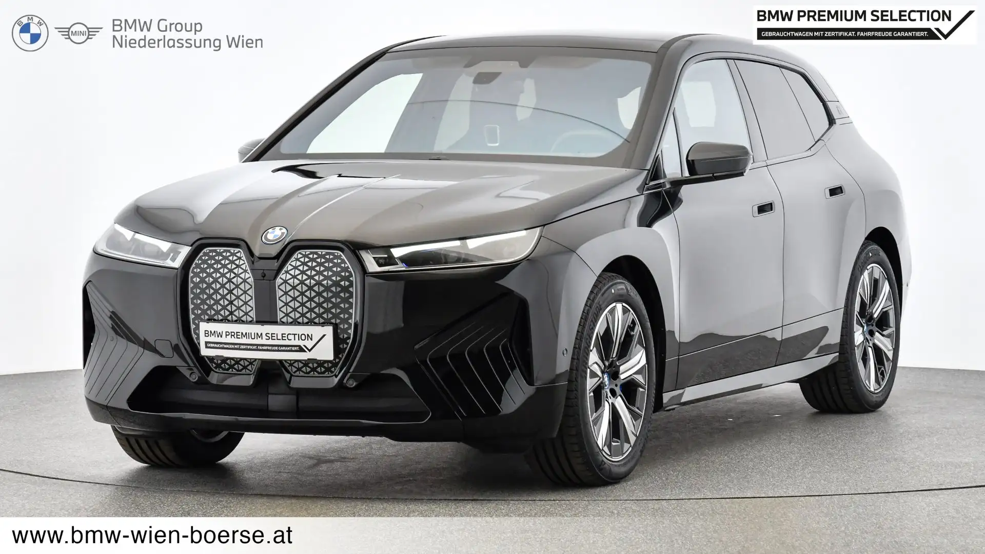 BMW iX xDrive50 Schwarz - 1