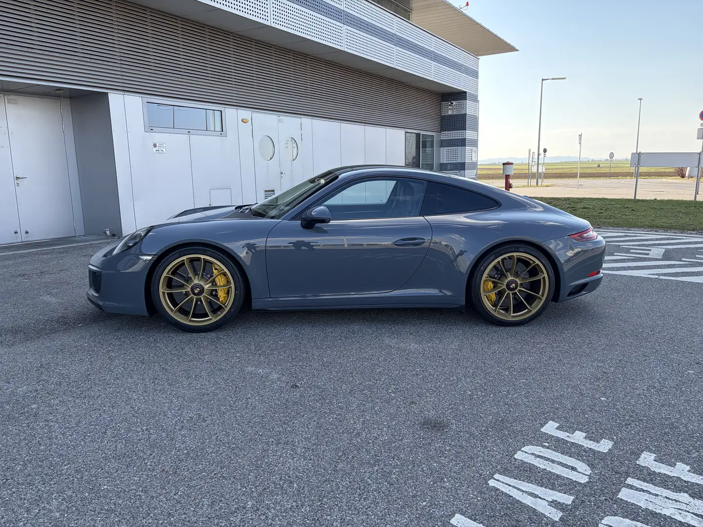 Porsche 991 911 Carrera GTS - 1