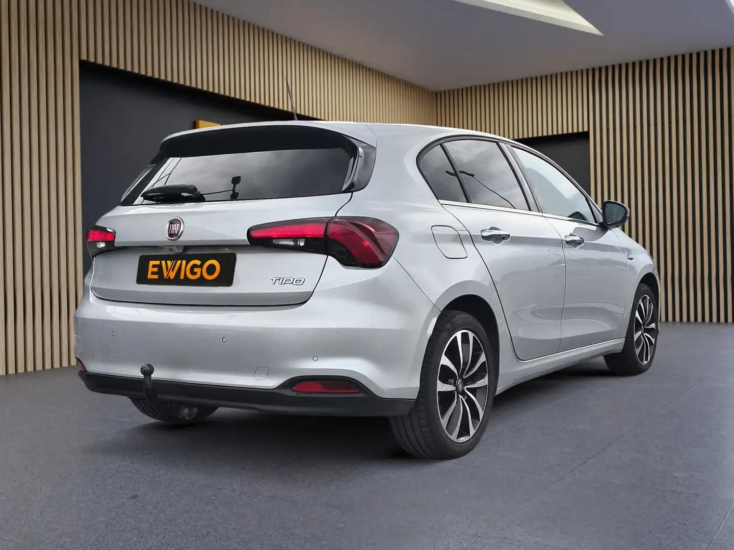 Fiat Tipo II (2) 1.6 MULTIJET 120 S/S LOUNGE DCT 5P | DISTRI - 2