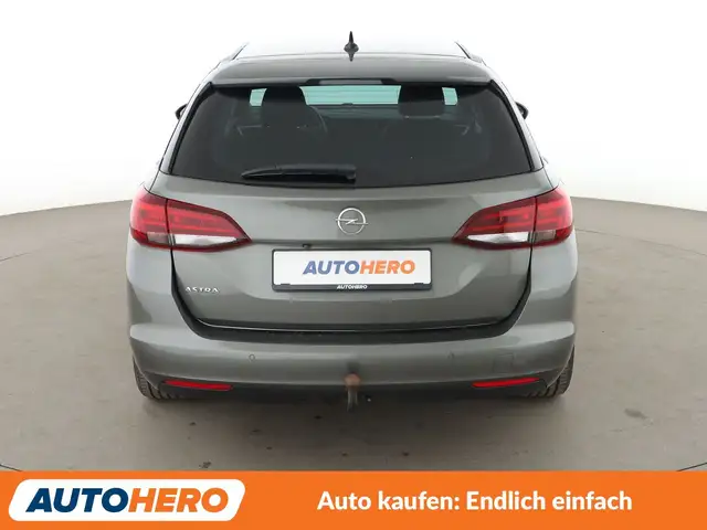 Opel Astra view 5