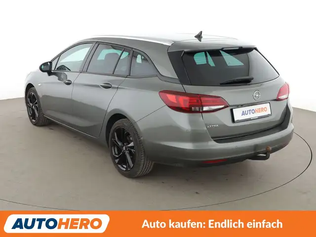 Opel Astra view 4