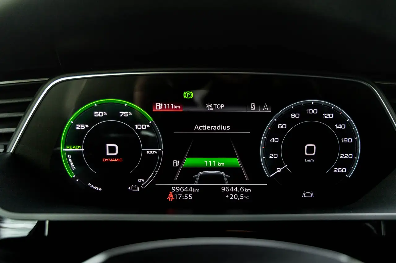 Audi e-tron - 15