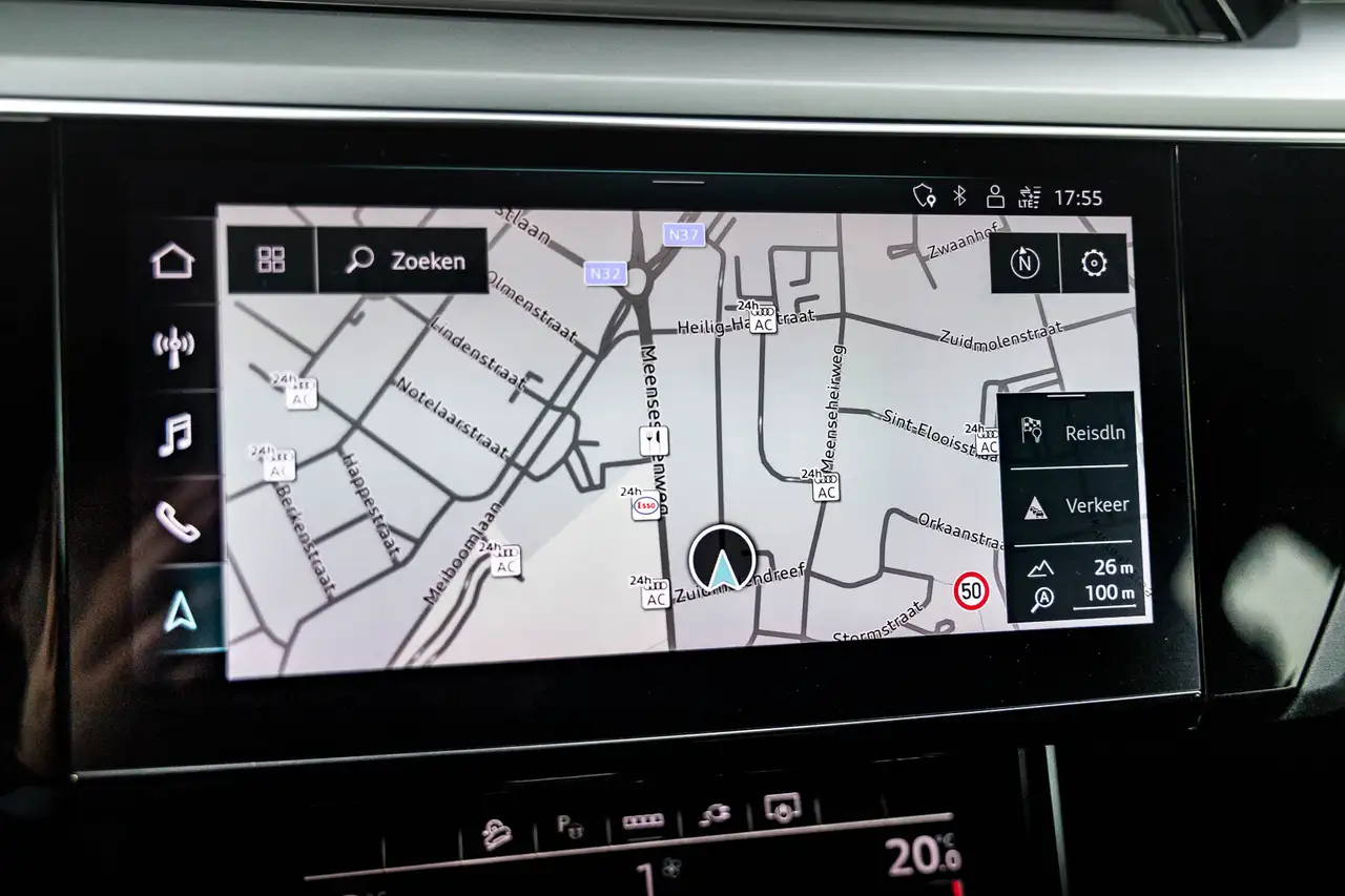 Audi e-tron - 13