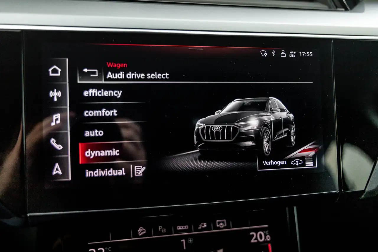 Audi e-tron - 11