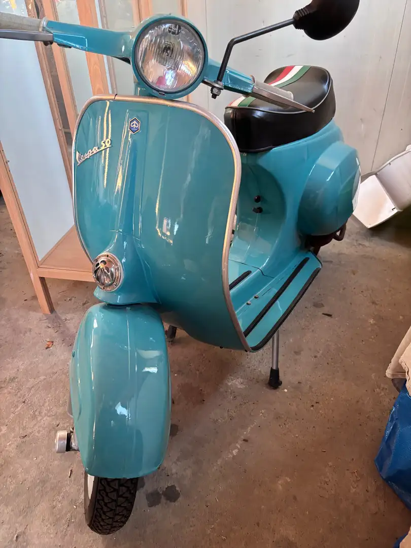 Vespa 50 R Bleu - 1