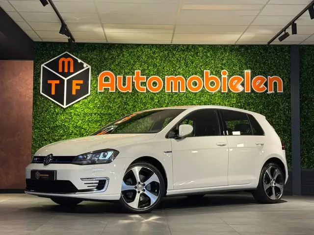 Volkswagen Golf GTE 1.4 TSI 204 PK |CAMERA|FRONTASSIST|F1-FLIPPERS|NET