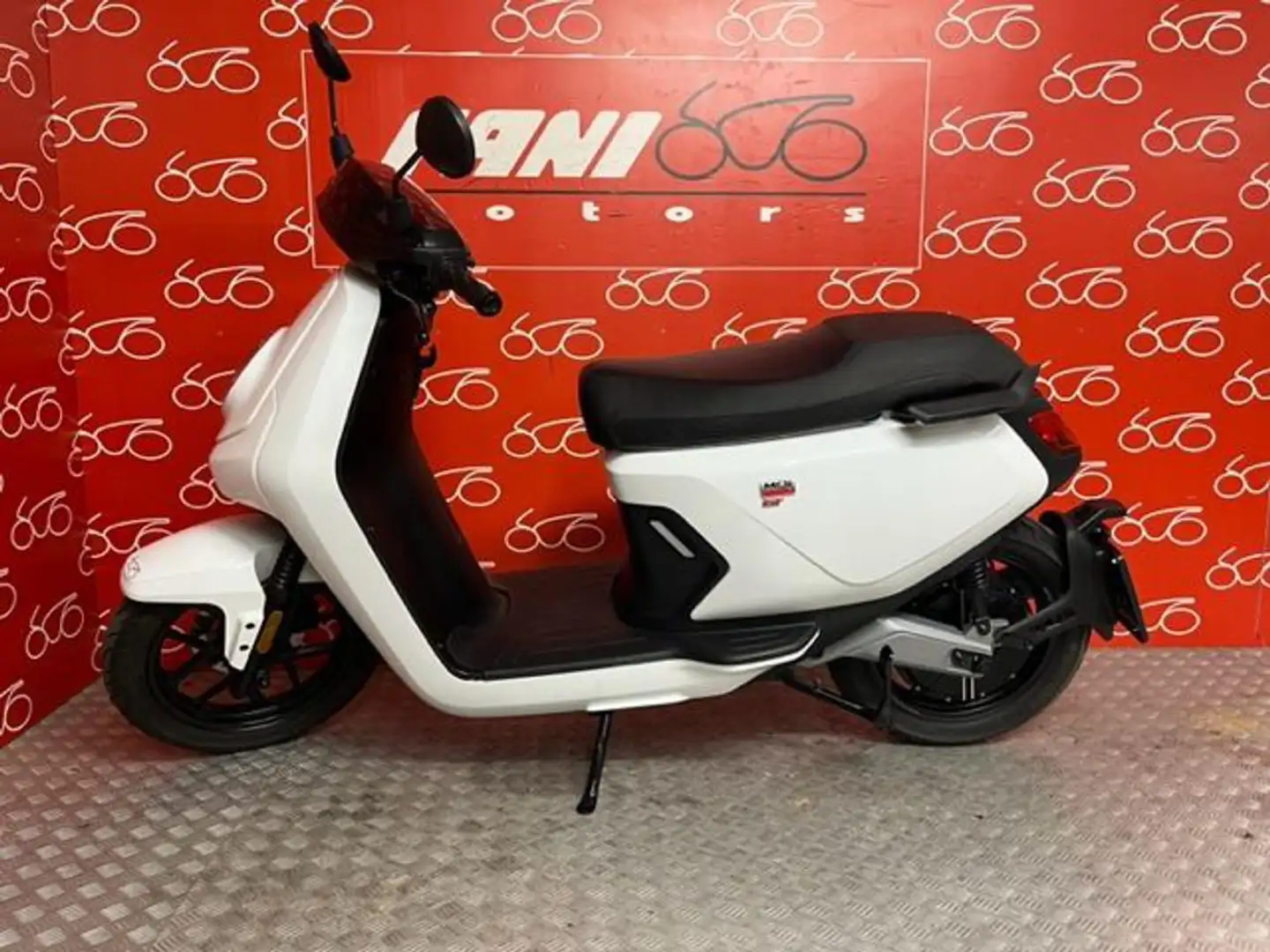 Niu MQi GT Alb - 2