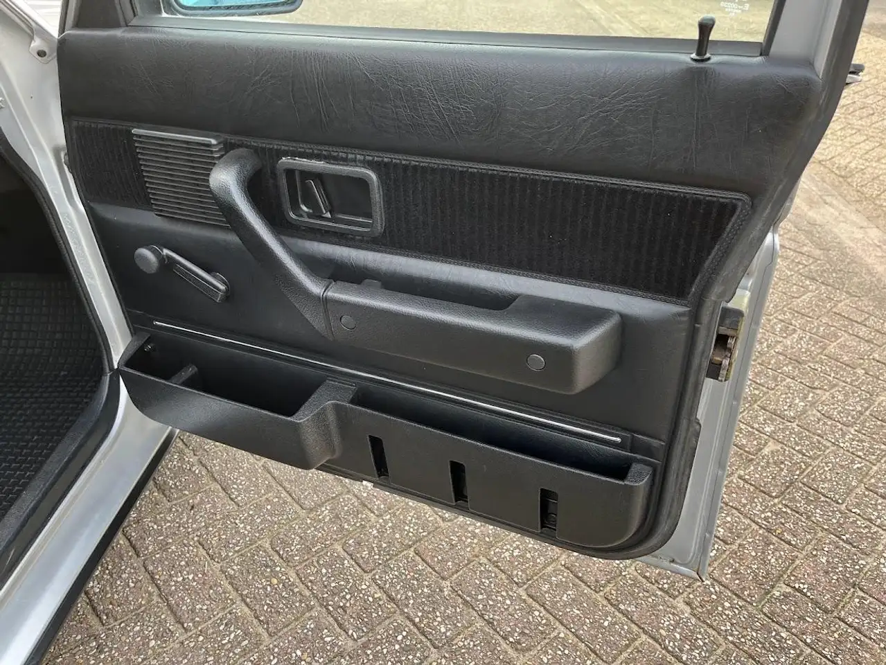 Volvo 240 2.3 GLE sedan 1983 met slechts 110.241 km!, foto 10
