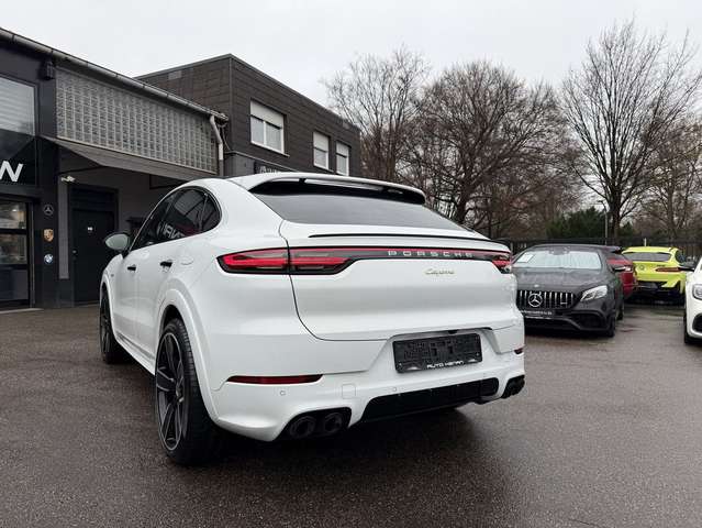 Imagine Porsche Cayenne Coupe E-Hybr SportDesign Inno/HUD/Chrono