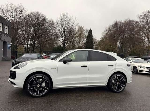 Imagine Porsche Cayenne Coupe E-Hybr SportDesign Inno/HUD/Chrono