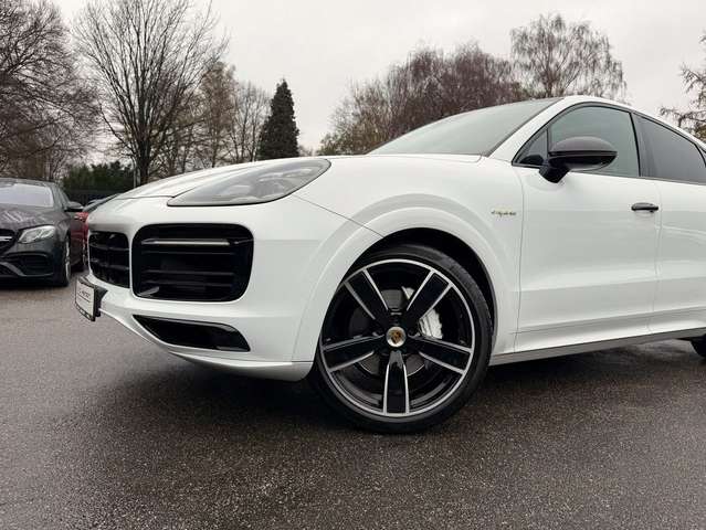 Imagine Porsche Cayenne Coupe E-Hybr SportDesign Inno/HUD/Chrono